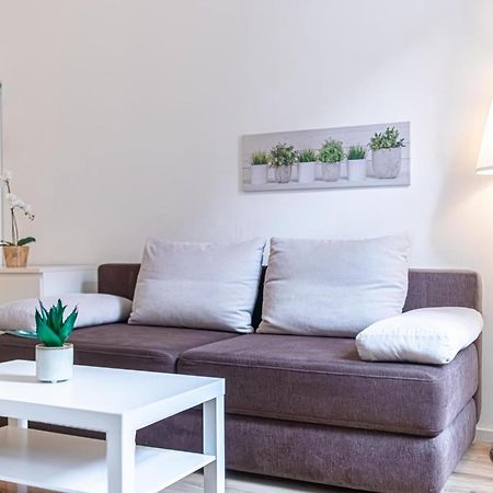 Appartamento Budget-Friendly 2Br Apt With Great Location Vienna Esterno foto