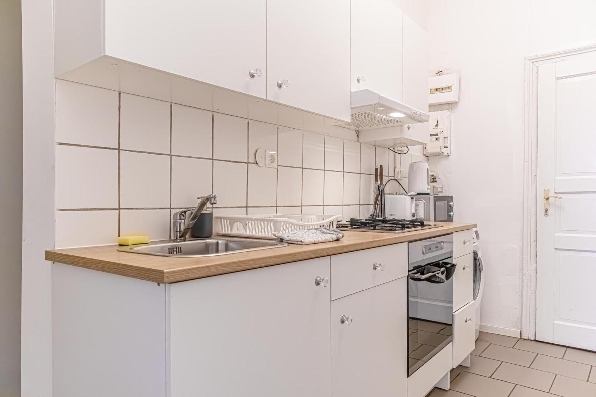 Appartamento Budget-Friendly 2Br Apt With Great Location Vienna Esterno foto