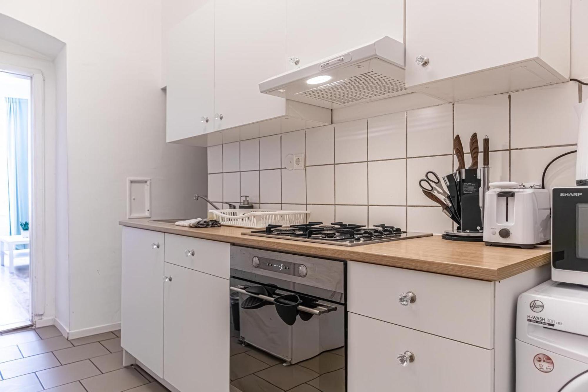 Appartamento Budget-Friendly 2Br Apt With Great Location Vienna Esterno foto