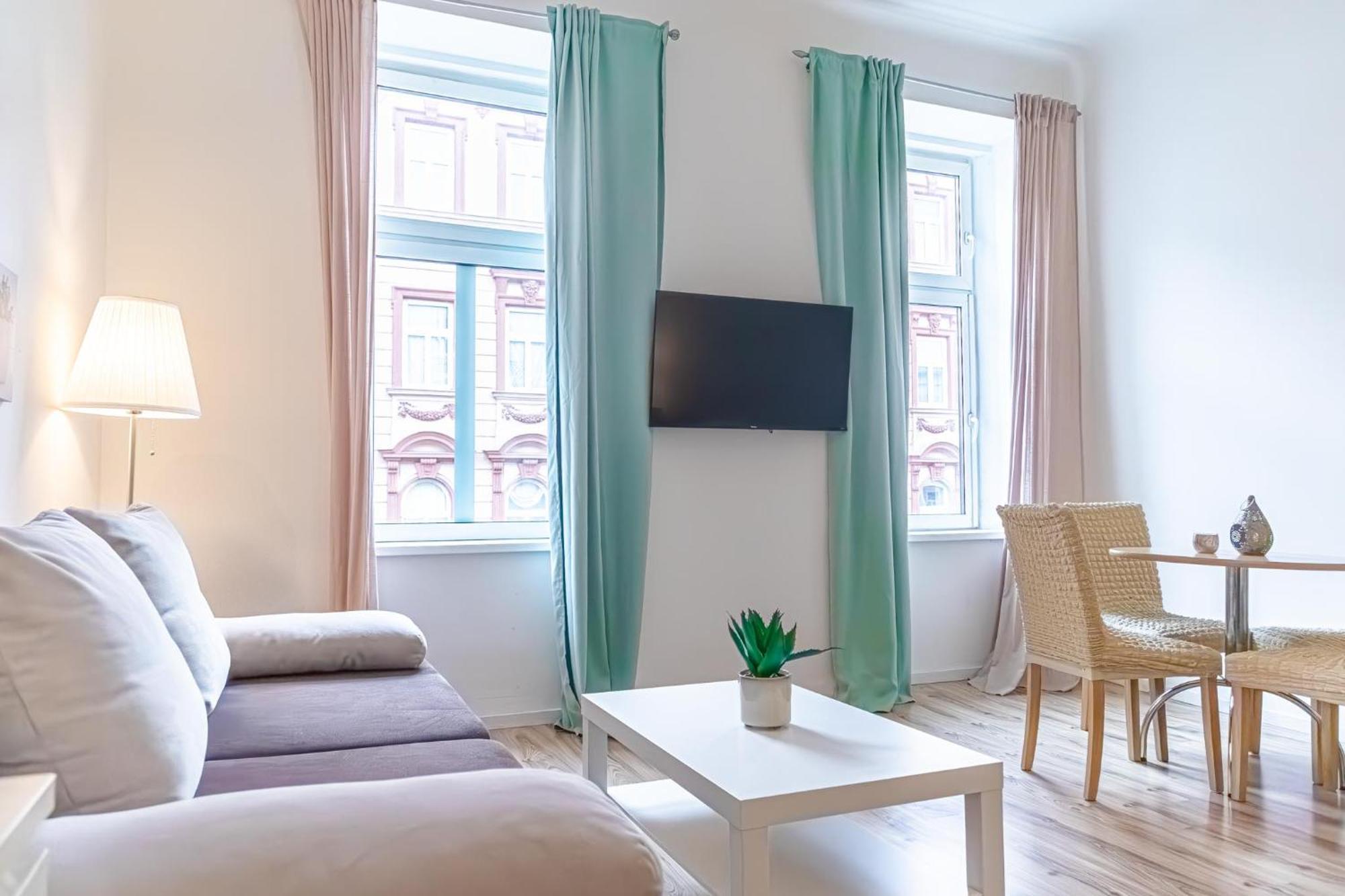 Appartamento Budget-Friendly 2Br Apt With Great Location Vienna Esterno foto