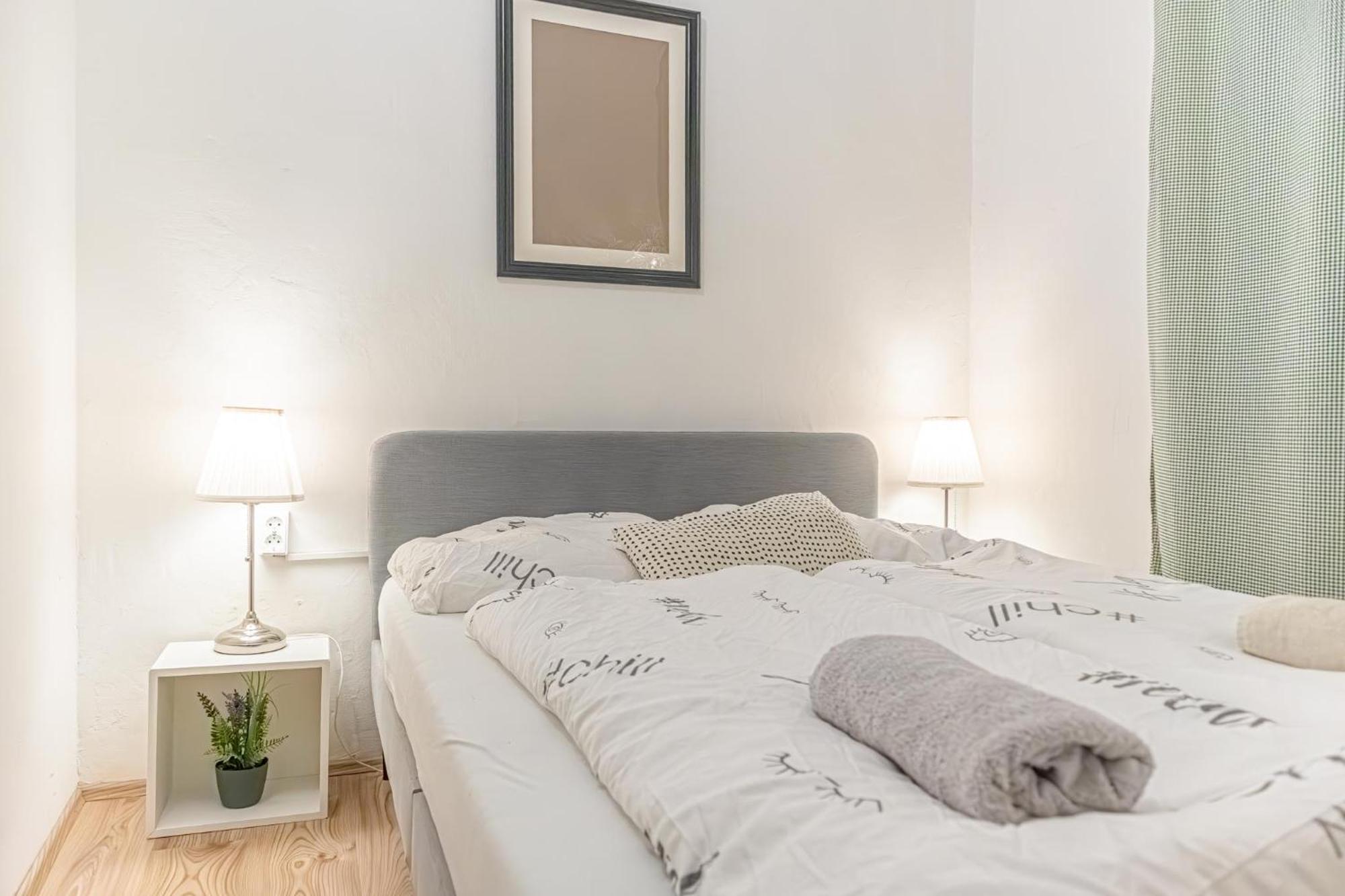 Appartamento Budget-Friendly 2Br Apt With Great Location Vienna Esterno foto