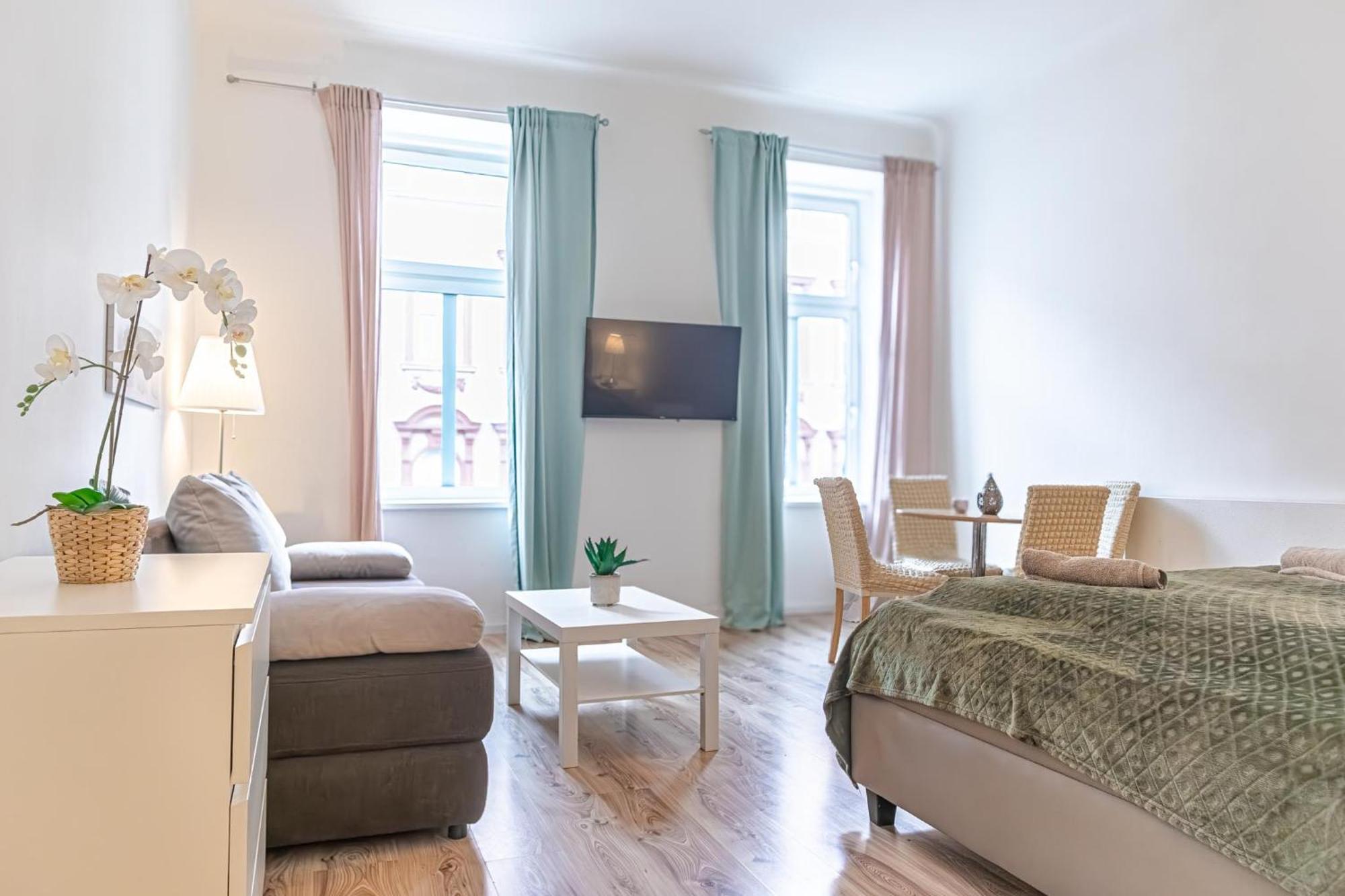 Appartamento Budget-Friendly 2Br Apt With Great Location Vienna Esterno foto