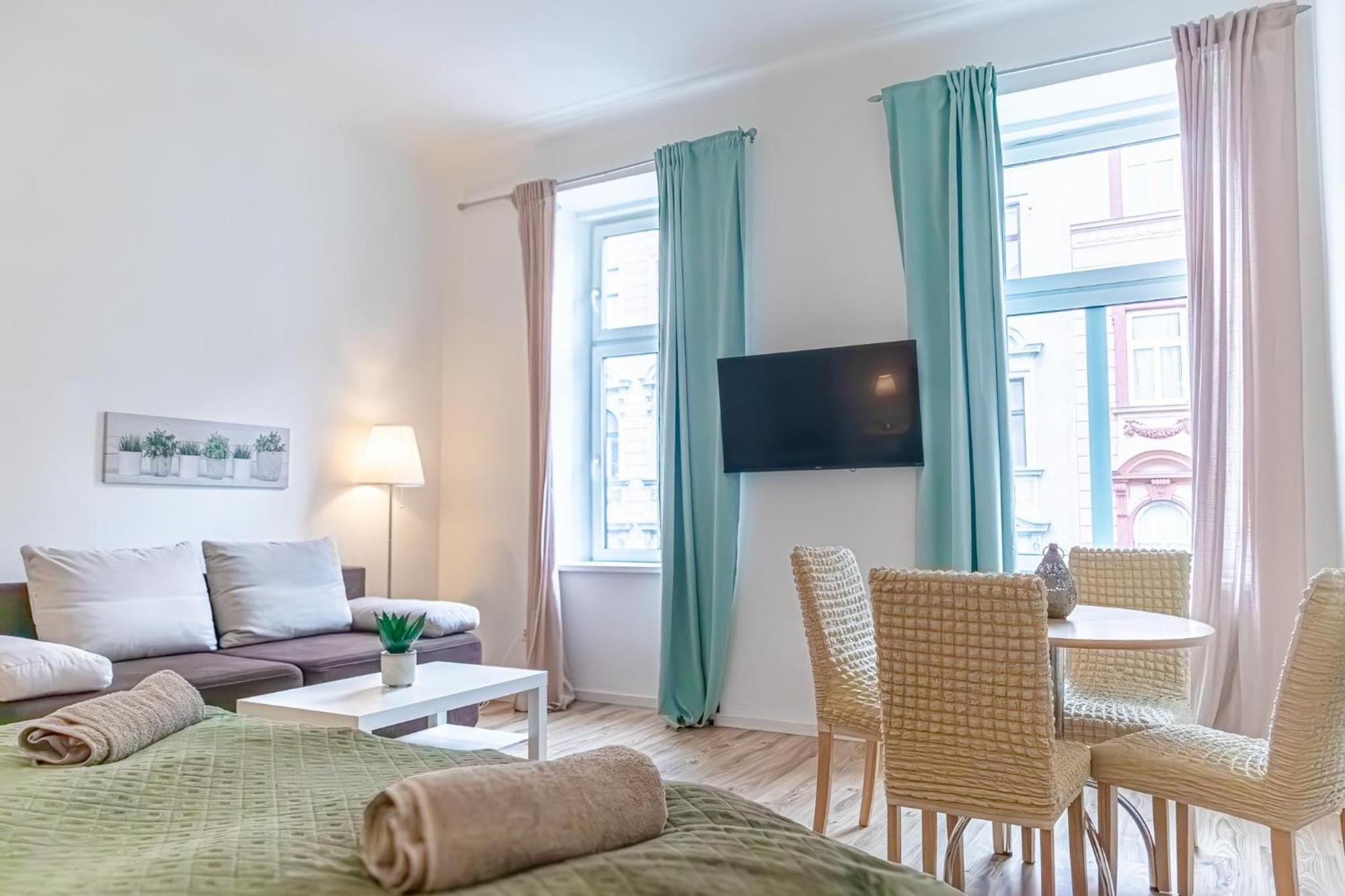 Appartamento Budget-Friendly 2Br Apt With Great Location Vienna Esterno foto