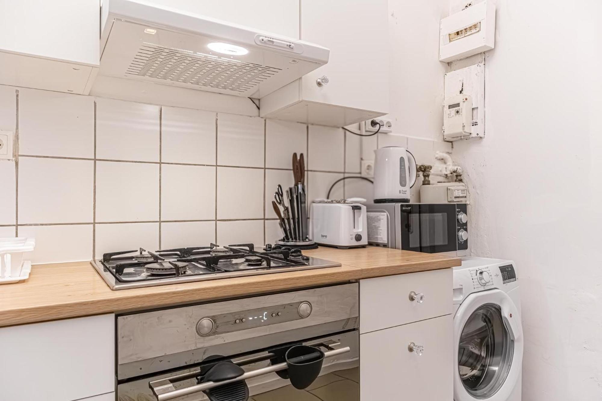 Appartamento Budget-Friendly 2Br Apt With Great Location Vienna Esterno foto