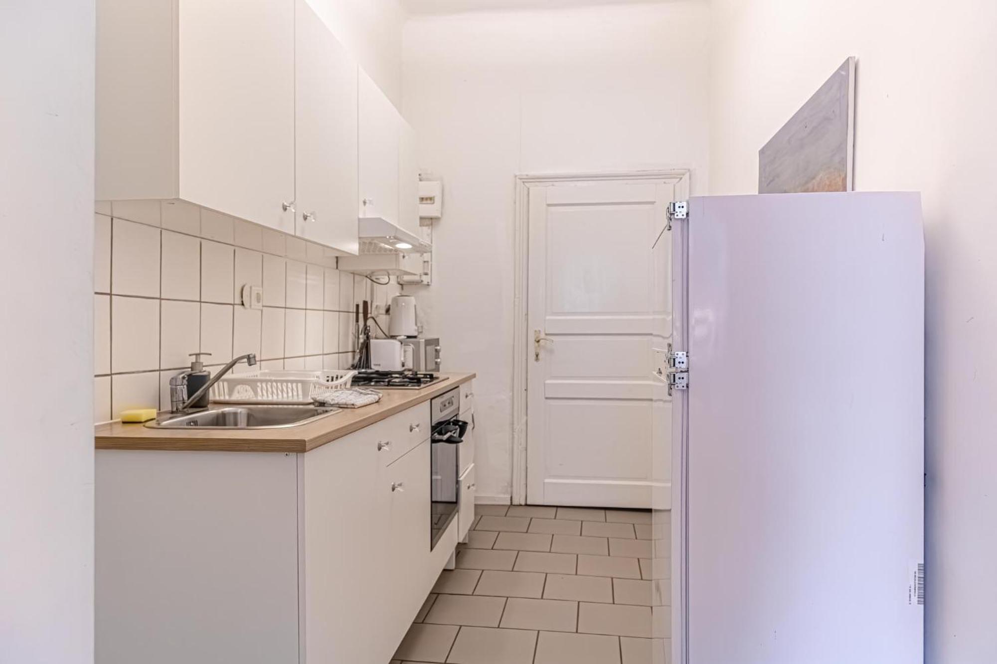Appartamento Budget-Friendly 2Br Apt With Great Location Vienna Esterno foto