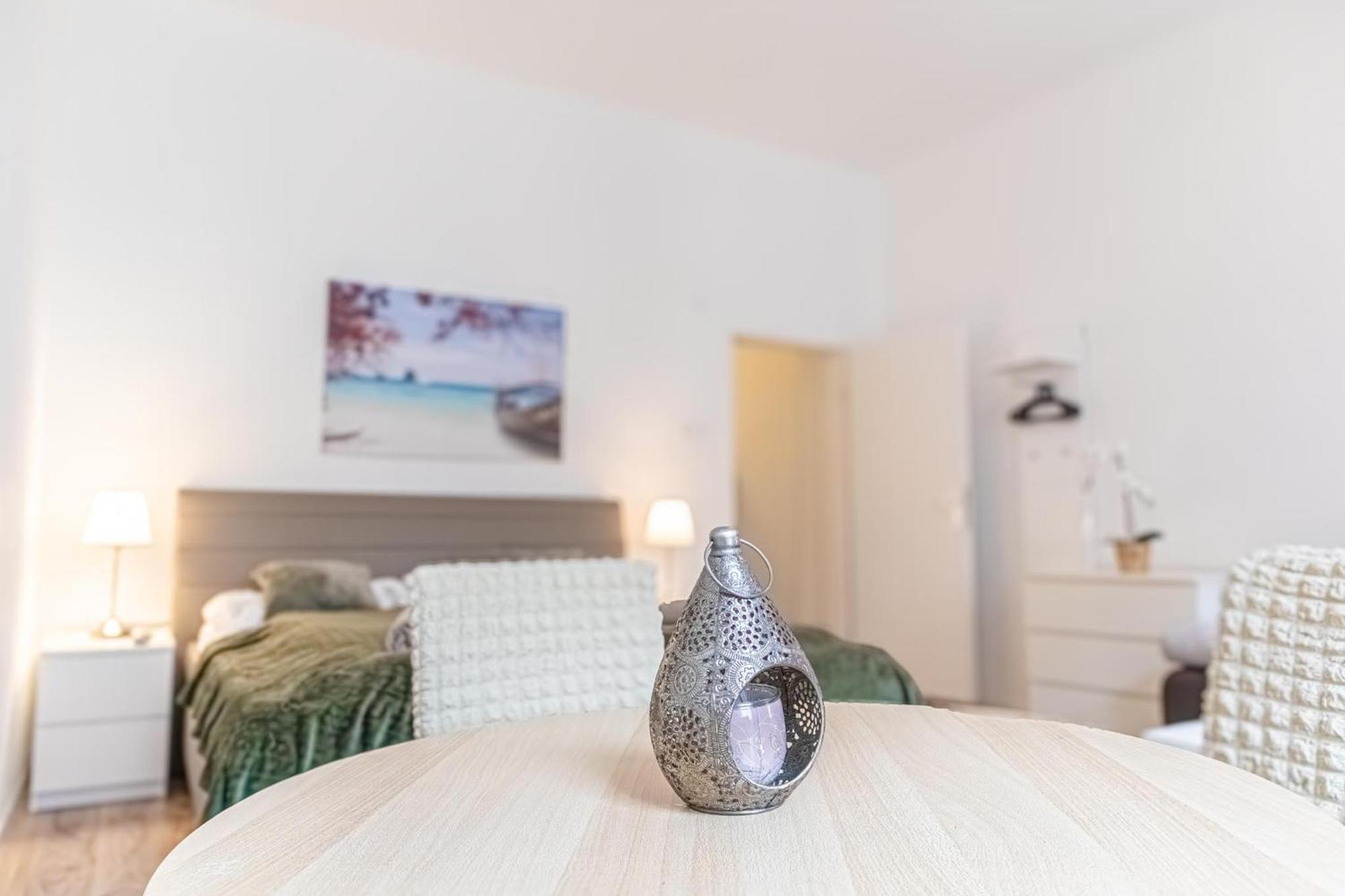Appartamento Budget-Friendly 2Br Apt With Great Location Vienna Esterno foto