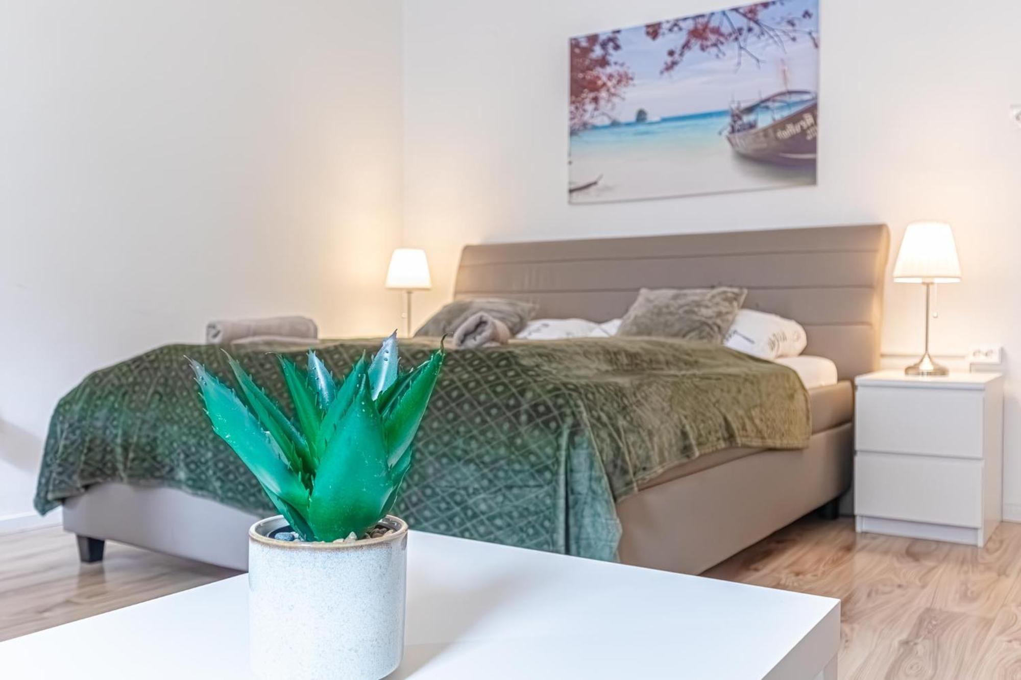 Appartamento Budget-Friendly 2Br Apt With Great Location Vienna Esterno foto